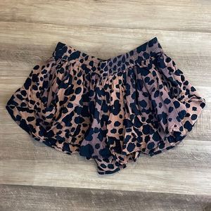 Vans leopard skirt shorts with pockets. Skorts. Super comfy and cute.